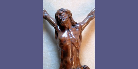 CHRIST EN BOIS FRUITIER VERS 1700 DEBUT 18E SIECLE