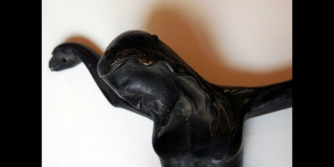 chris-en-bronze-patine-sombre-fonte-creuse-france-1300-ader-nordmann