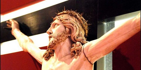 Le Christ en ivoire de Jean-Baptiste Guillermin qu'il signa en 1659 à Avignon